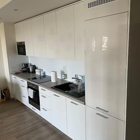 Apartment Spacious 60m2 By The River For Nomads *